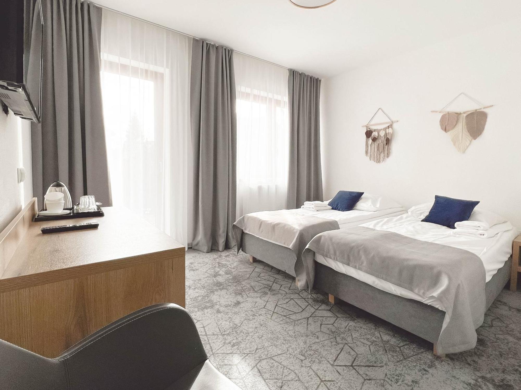 Hotel Beskidian Wegierska Gorka Exteriör bild
