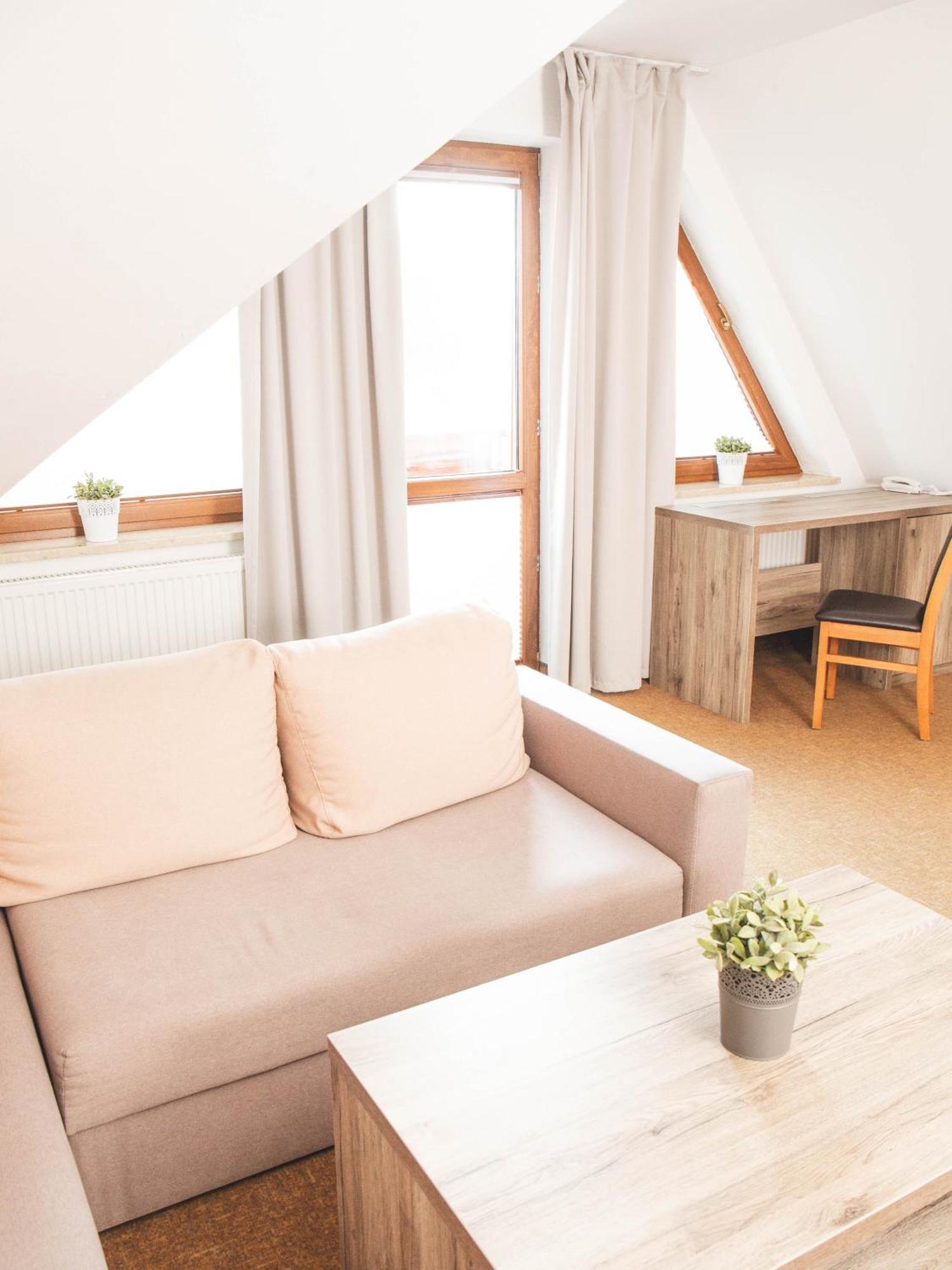 Hotel Beskidian Wegierska Gorka Exteriör bild