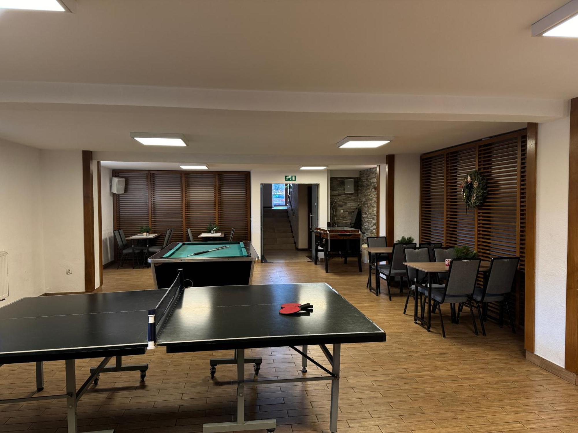 Hotel Beskidian Wegierska Gorka Exteriör bild