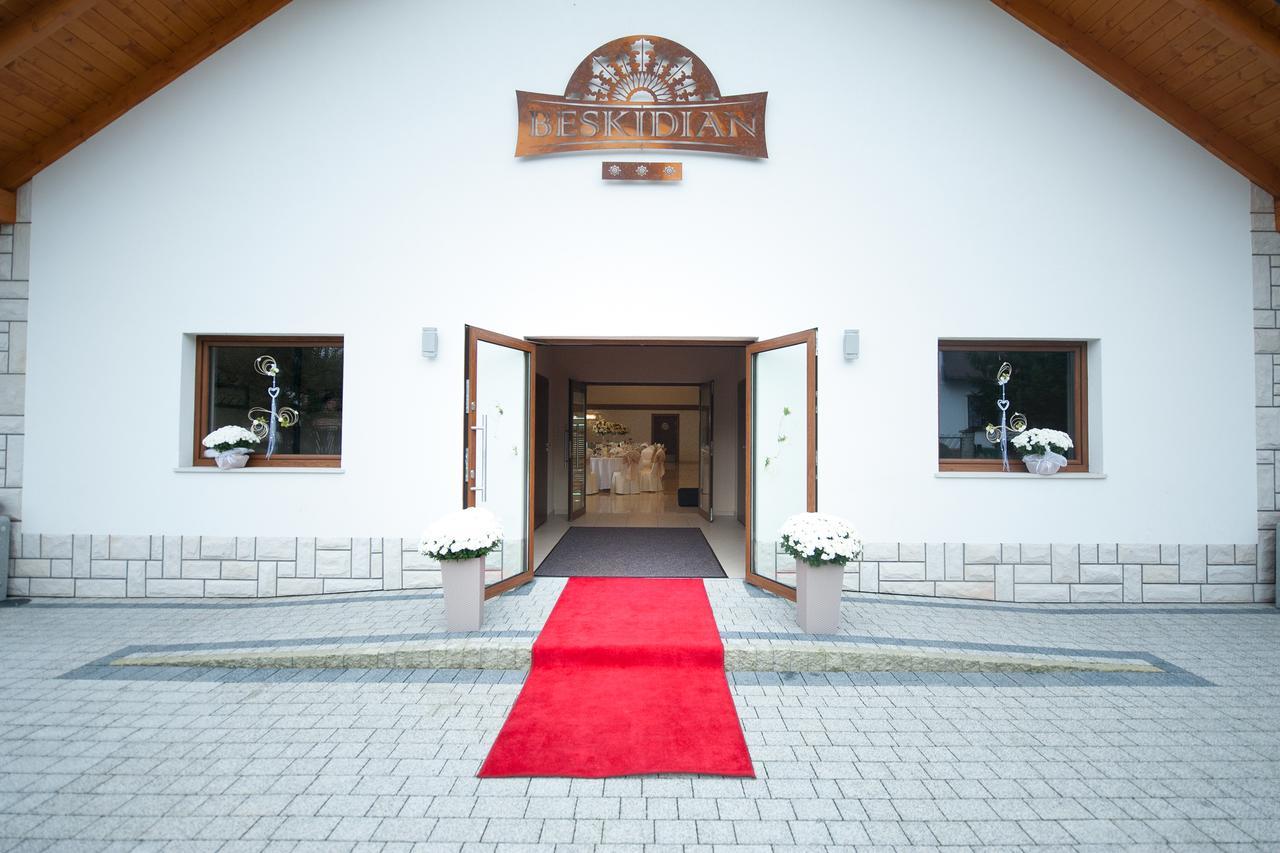 Hotel Beskidian Wegierska Gorka Exteriör bild