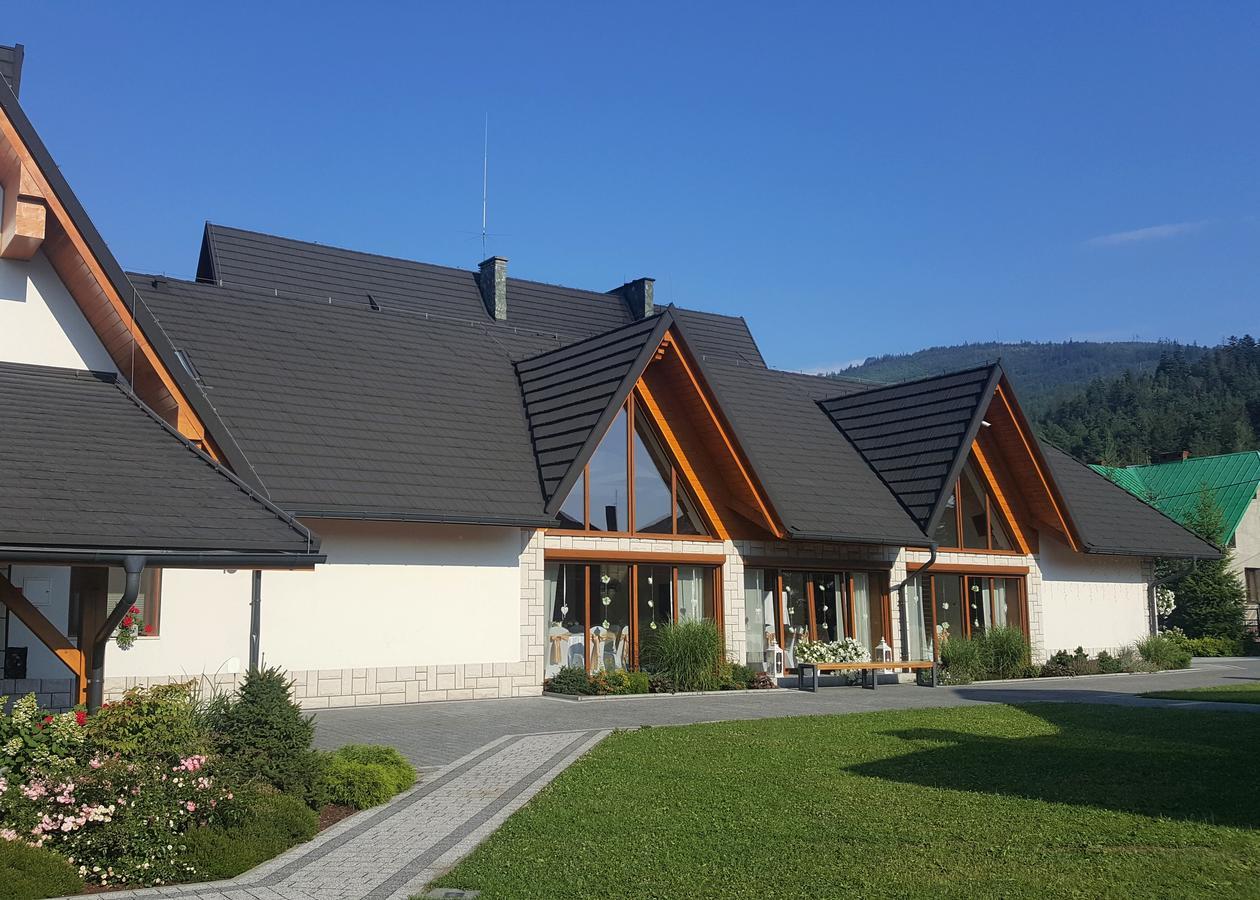 Hotel Beskidian Wegierska Gorka Exteriör bild