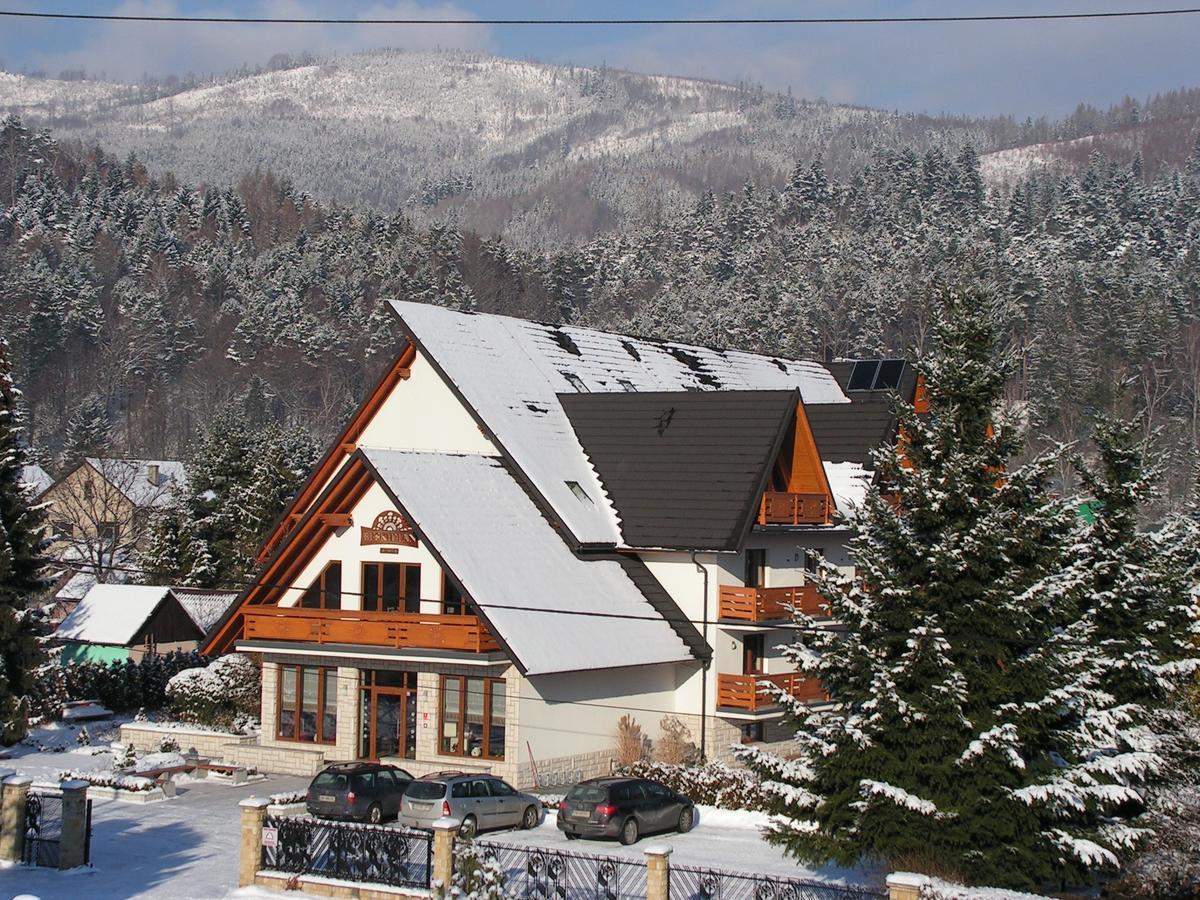 Hotel Beskidian Wegierska Gorka Exteriör bild
